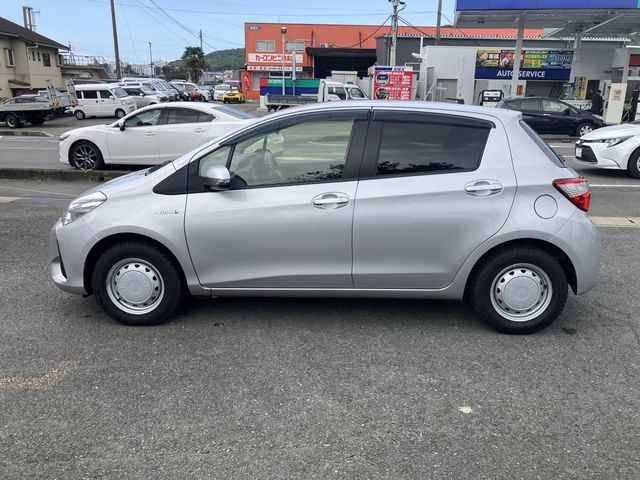 Toyota VITZ HYBRID 2018-06 12338-6