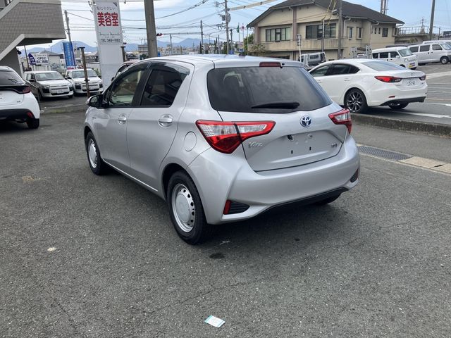 Toyota VITZ HYBRID 2018-06 12338-3