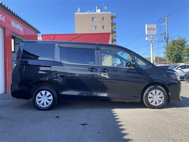 Toyota VOXY 2014-09 23222-7