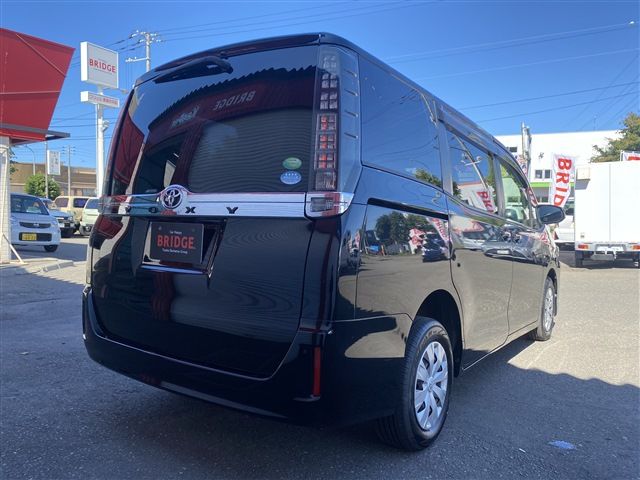 Toyota VOXY 2014-09 23222-6