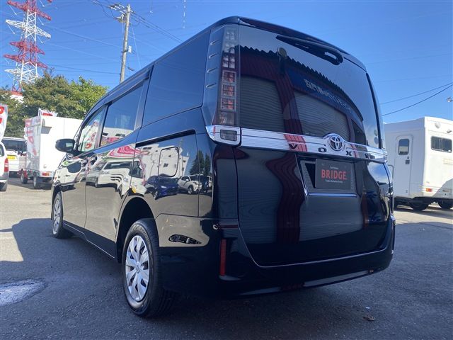 Toyota VOXY 2014-09 23222-4