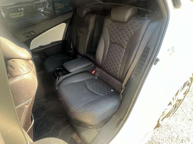 Toyota PRIUS PHV 2017-02 196511-12