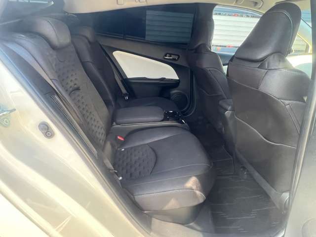 Toyota PRIUS PHV 2017-02 196511-11