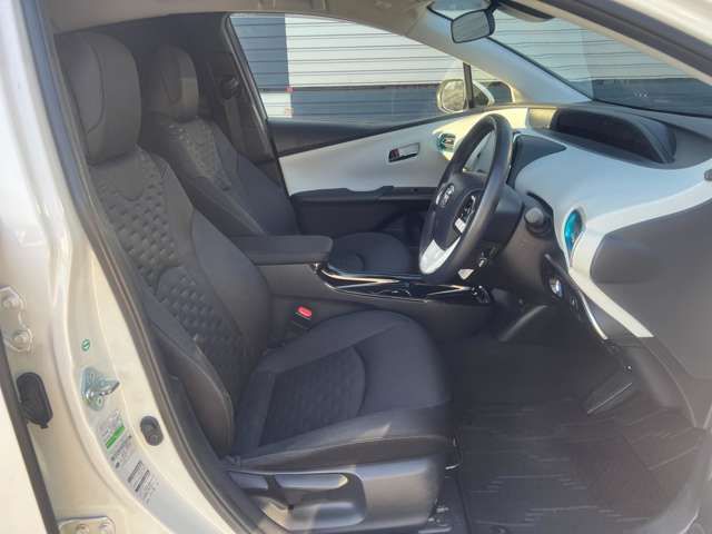 Toyota PRIUS PHV 2017-02 196511-7