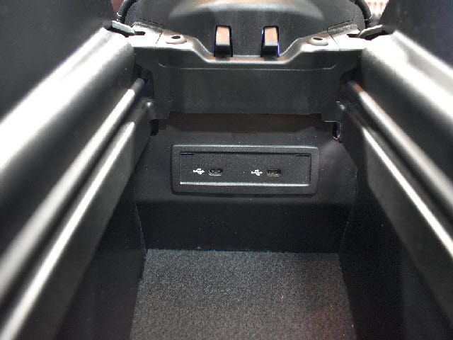 Mercedes Benz E-CLASS 2020-12 27113-14