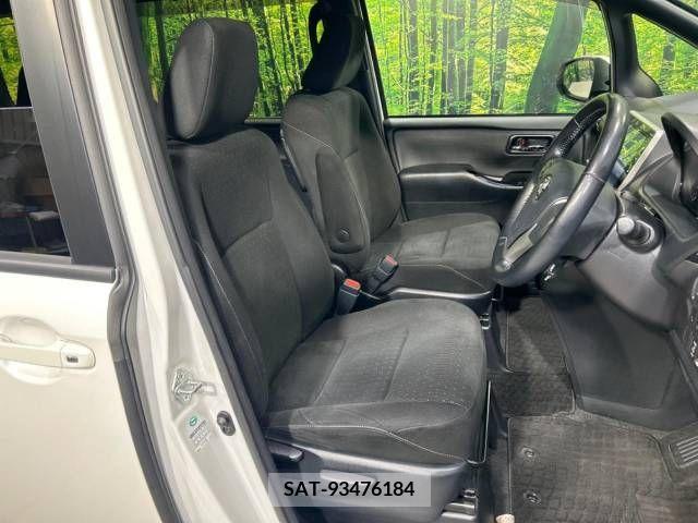 Toyota NOAH 2018-10 330531-8