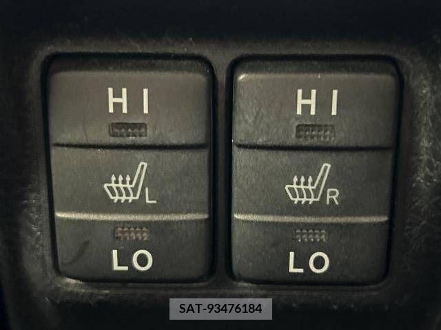 Toyota NOAH 2018-10 330531-7