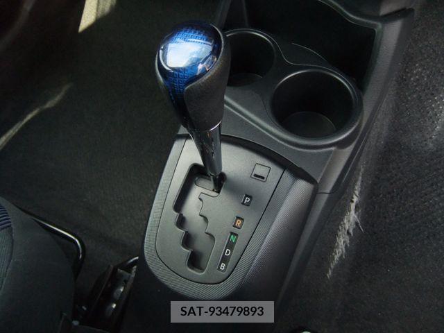 Toyota AQUA 2017-03 314279-6