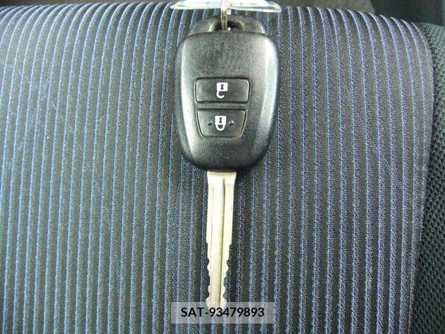 Toyota AQUA 2017-03 314279-16