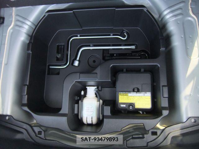Toyota AQUA 2017-03 314279-15