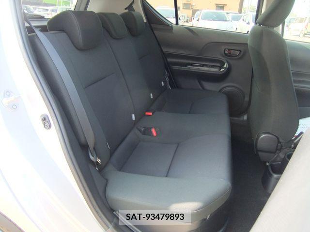 Toyota AQUA 2017-03 314279-12