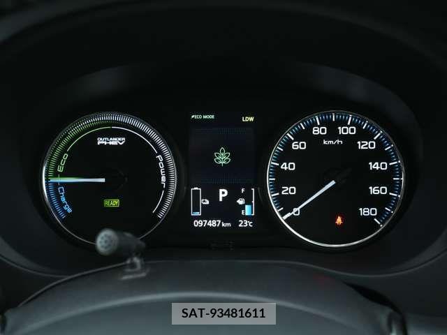 Mitsubishi OUTLANDER PHEV 2015-09 329612-9