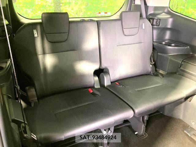 Toyota NOAH 2022-11 380587-9