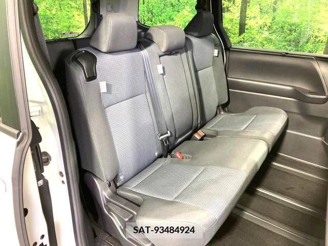 Toyota NOAH 2022-11 380587-8