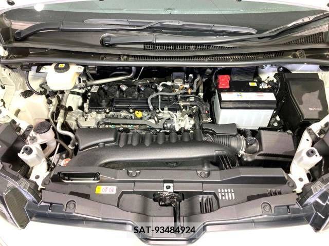 Toyota NOAH 2022-11 380587-18
