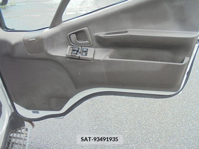 Mitsubishi CANTER GUTS 1998-08 381348-11