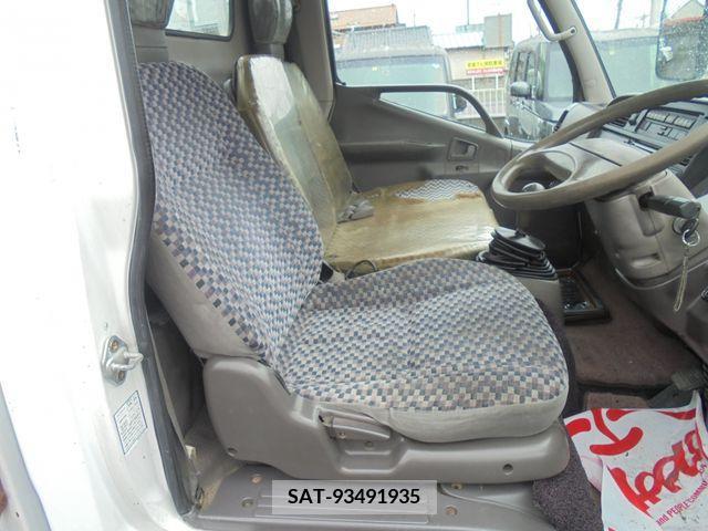 Mitsubishi CANTER GUTS 1998-08 381348-6