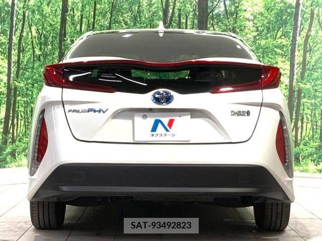 Toyota PRIUS PHV 2018-01 223241-15