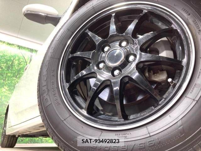 Toyota PRIUS PHV 2018-01 223241-12