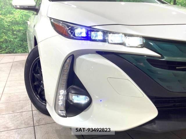 Toyota PRIUS PHV 2018-01 223241-11