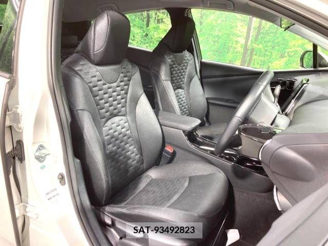 Toyota PRIUS PHV 2018-01 223241-8