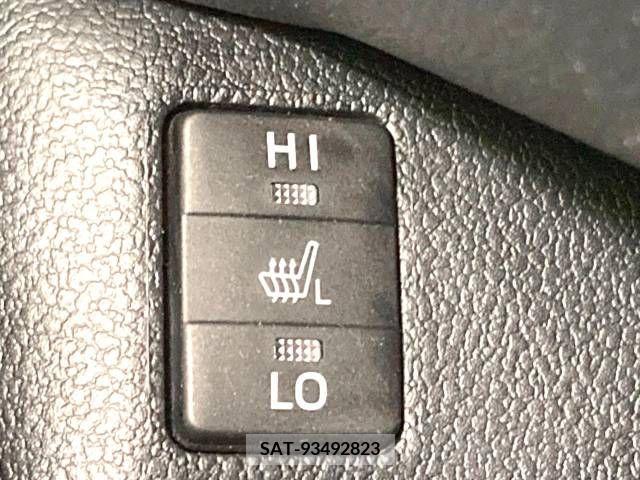 Toyota PRIUS PHV 2018-01 223241-7