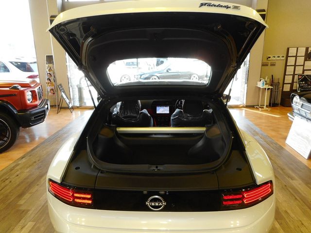 Nissan FAIRLADY Z 2023-03 7951-26