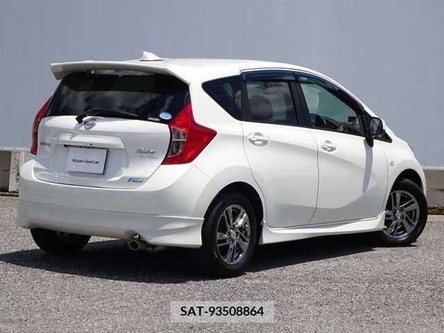 Nissan NOTE 2014-02 302336-1