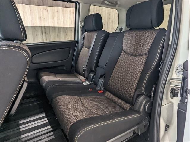 Nissan SERENA 2014-01 180953-23