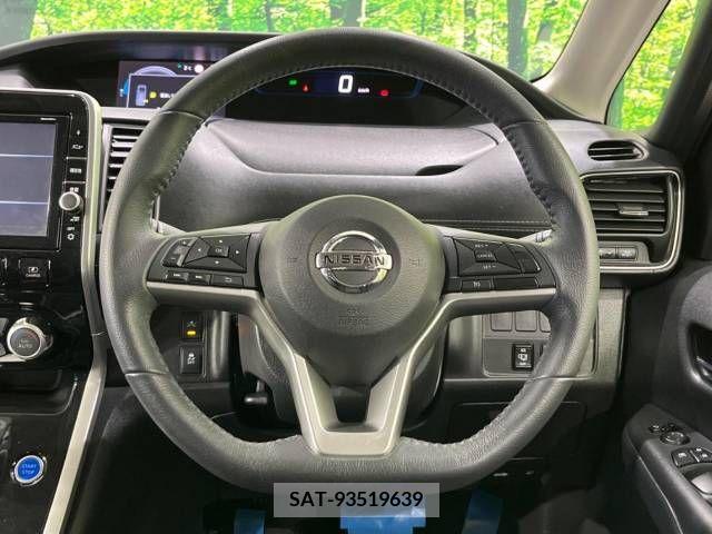 Nissan SERENA 2018-10 215931-12