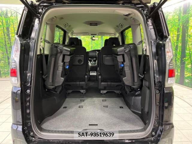 Nissan SERENA 2018-10 215931-11