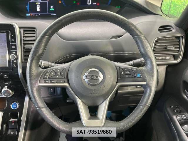 Nissan SERENA 2018-04 367651-12