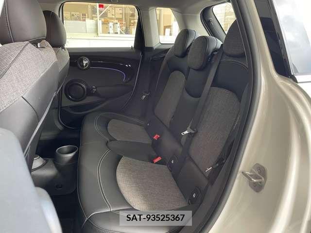 Bmw MINI 2023-04 277281-17