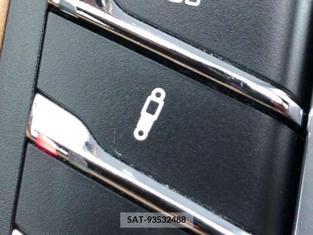 Porsche MACAN 2017-05 320071-6
