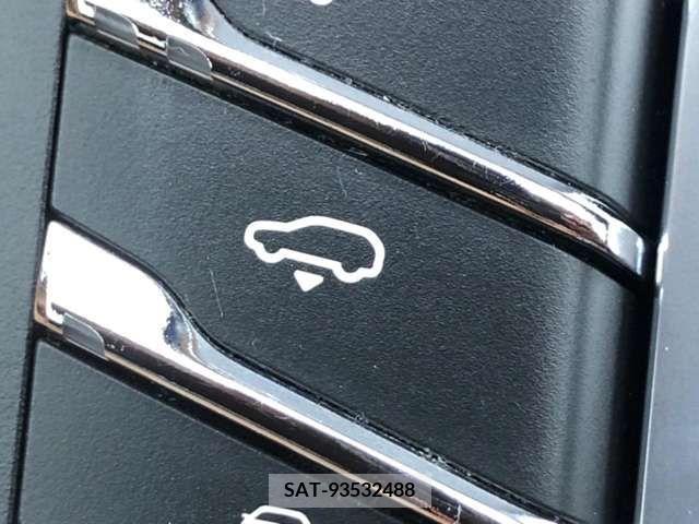 Porsche MACAN 2017-05 320071-5