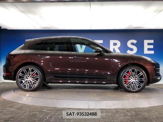 Porsche MACAN 2017-05 320071-19