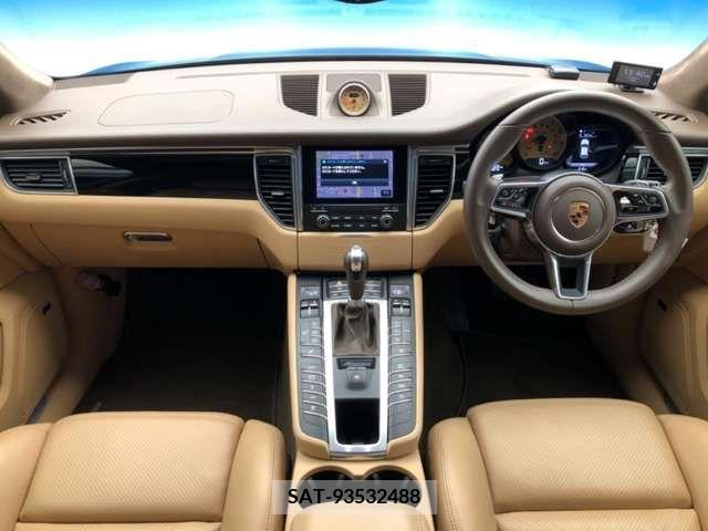 Porsche MACAN 2017-05 320071-1