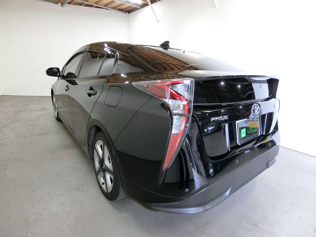 Toyota PRIUS 2017-03 430-12