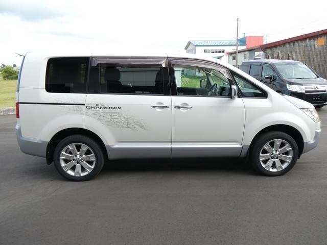 Mitsubishi DELICA D5 2009-02 10809-4