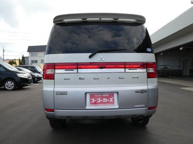 Mitsubishi DELICA D5 2009-02 10809-3