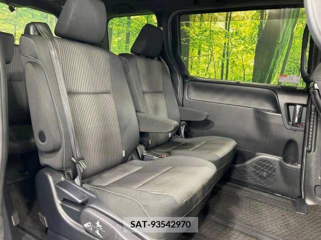 Toyota VOXY 2018-07 288860-8