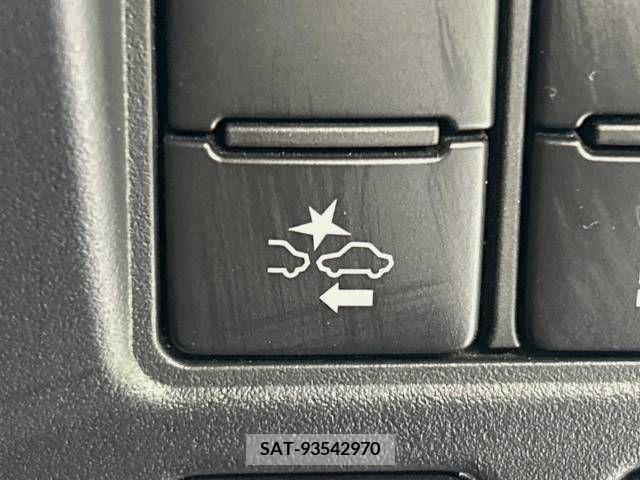 Toyota VOXY 2018-07 288860-5