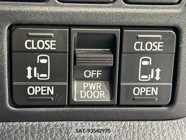 Toyota VOXY 2018-07 288860-4