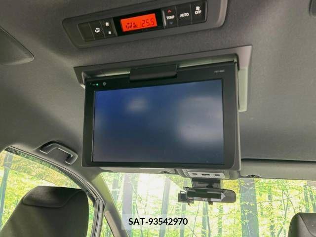 Toyota VOXY 2018-07 288860-3