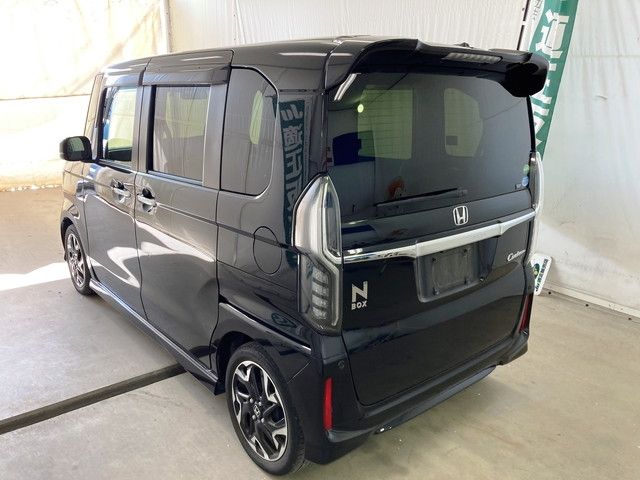 Honda N BOX CUSTOM 2017-10 186812-2