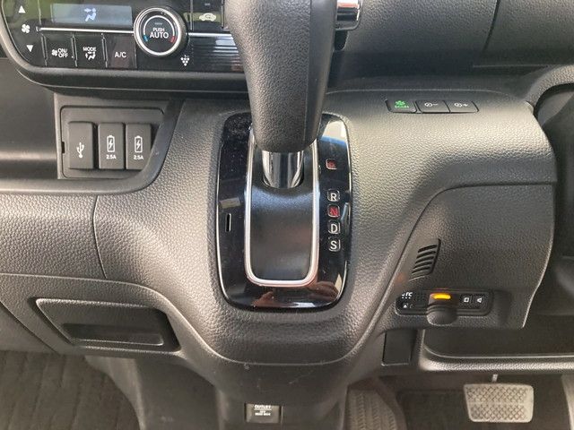 Honda N BOX CUSTOM 2017-10 186812-18
