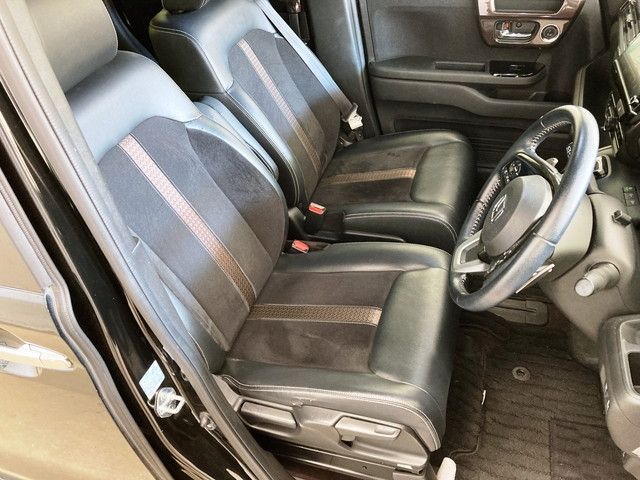 Honda N BOX CUSTOM 2017-10 186812-9