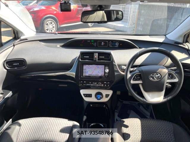 Toyota PRIUS 2018-03 322357-1
