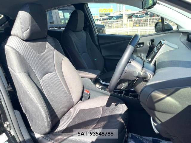 Toyota PRIUS 2018-03 322357-9