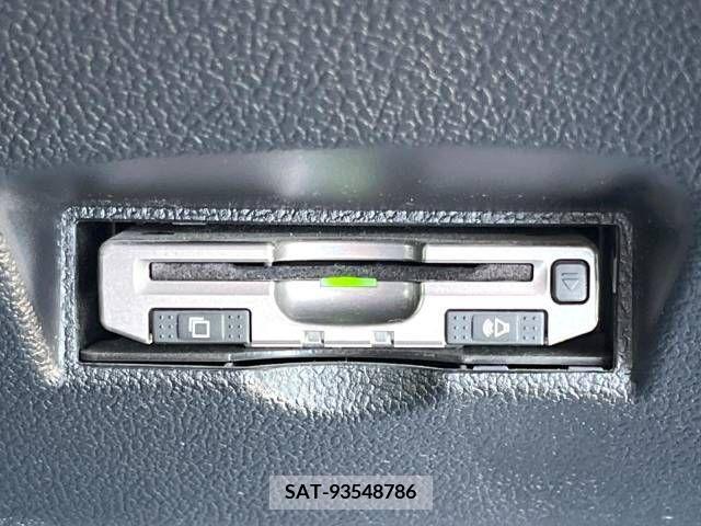 Toyota PRIUS 2018-03 322357-6